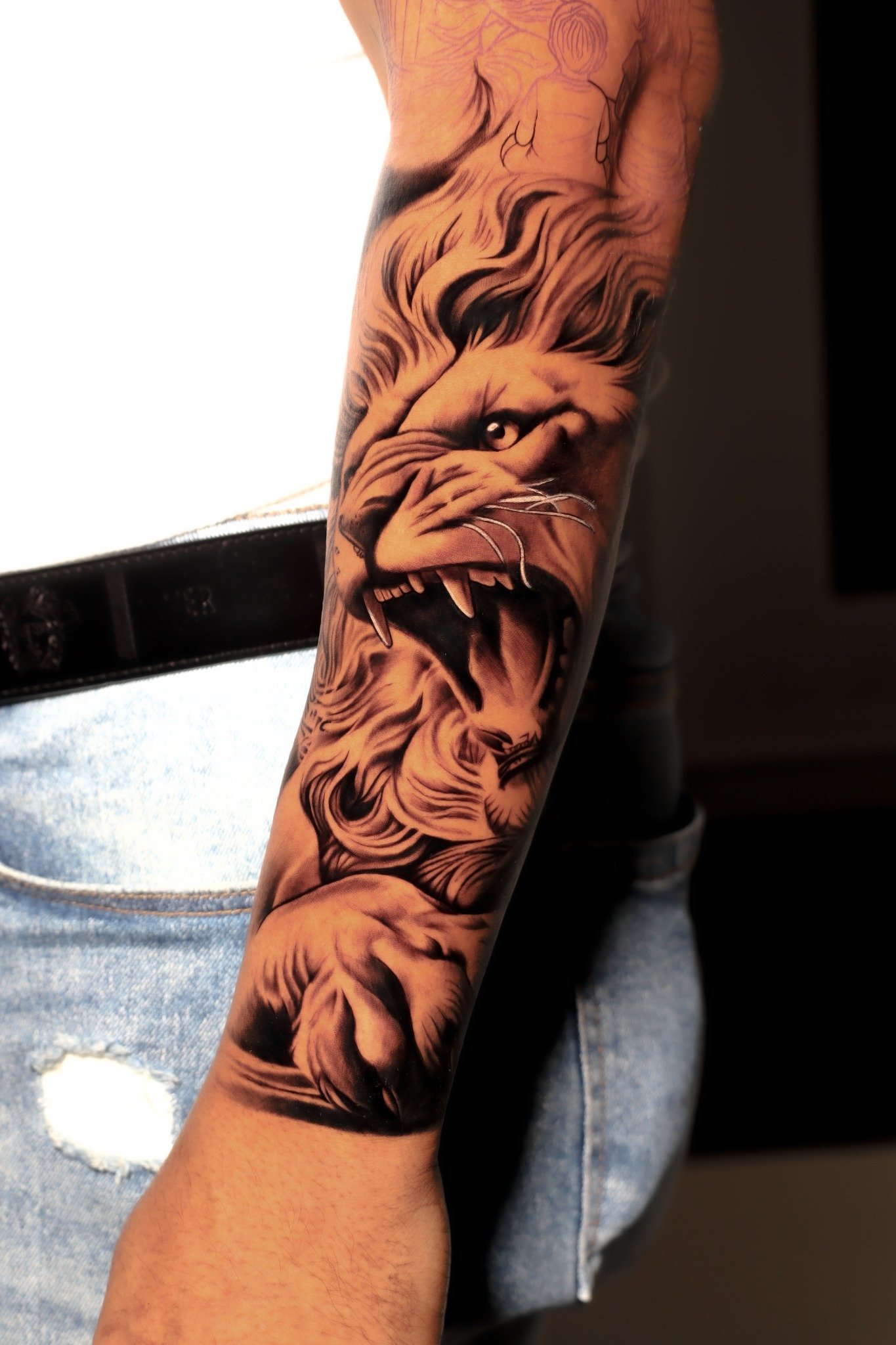 Tatuaje realista de león