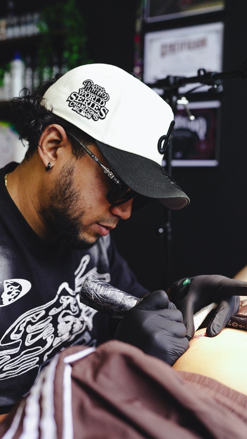 Proceso profesional de tatuaje
